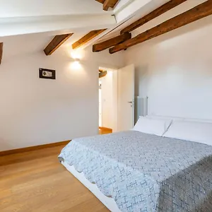 clocks-2-bedrooms-2-bathrooms-luxury-flat.hotelinveneto.com/